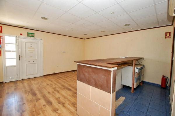 Local en avenida de las Naciones, 81 b