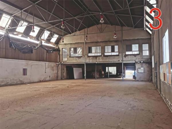 Nave en calle Conde de Vallellano