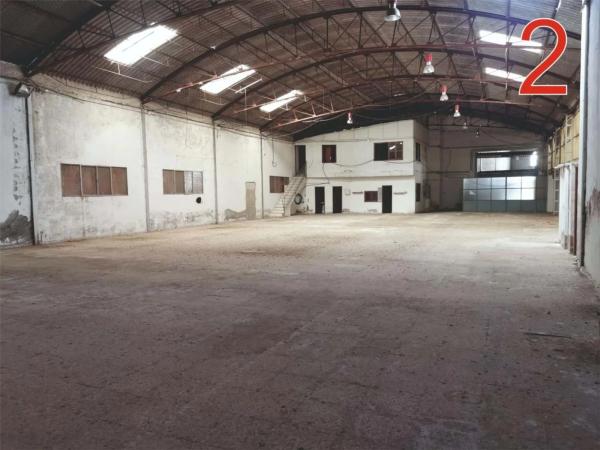 Nave en calle Conde de Vallellano