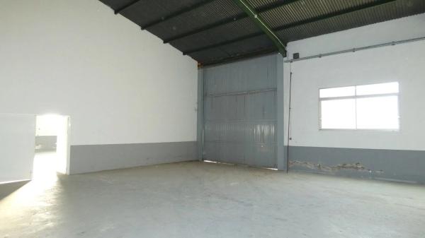 Nave en vereda Rondaina, 56