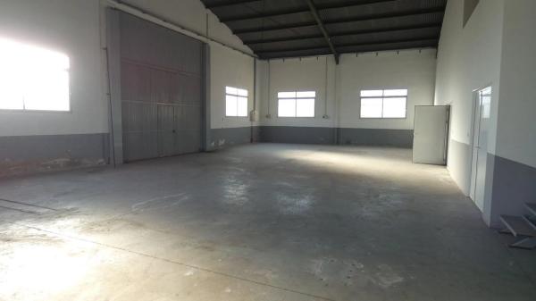 Nave en vereda Rondaina, 56