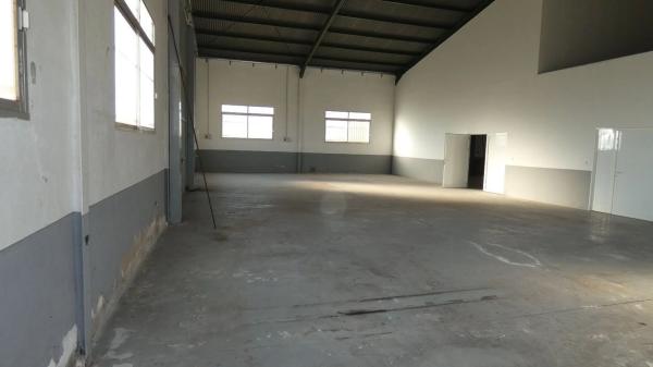 Nave en vereda Rondaina, 56