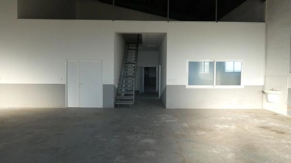 Nave en vereda Rondaina, 56