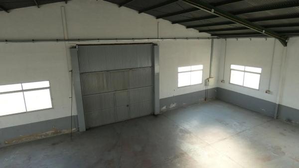 Nave en vereda Rondaina, 56