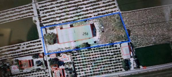 Nave en vereda Rondaina, 56