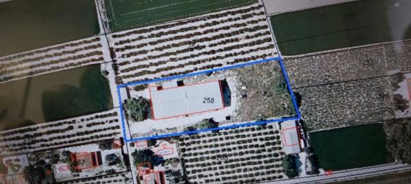 Nave en vereda Rondaina, 56