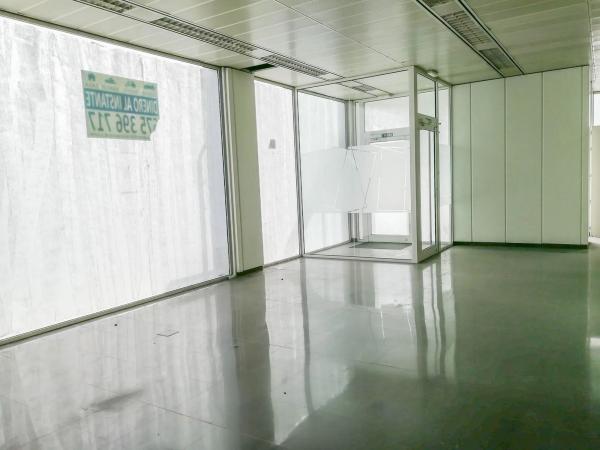 Local o nave en avenida Juan Carlos i