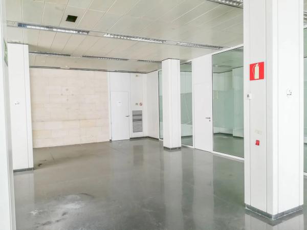 Local o nave en avenida Juan Carlos i