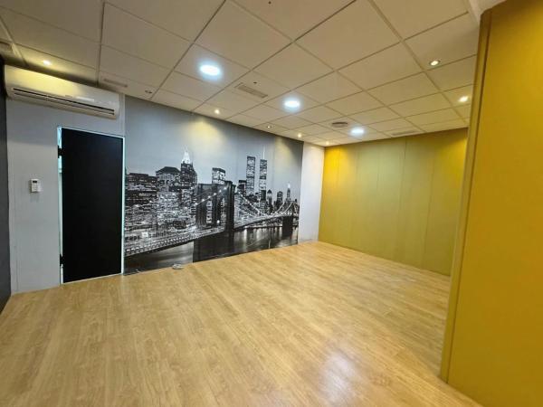 Local en avenida del País Valencià