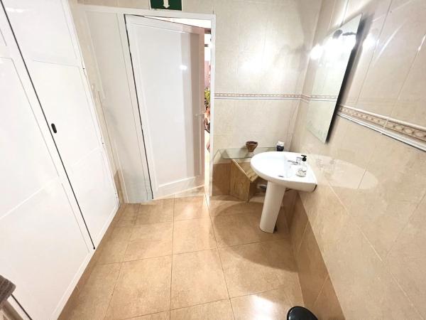 Local en Zona Pueblo