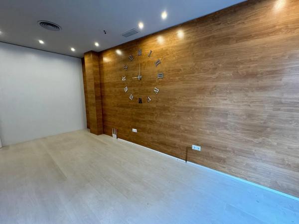 Local en avenida del País Valencià