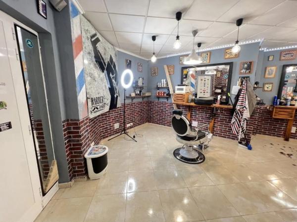 Local en Zona Pueblo