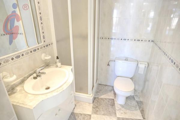 Local en calle Pintor Antonio López, 13