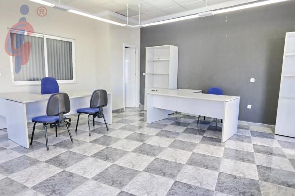 Local en calle Pintor Antonio López, 13