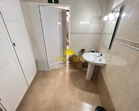 Local en Zona Pueblo