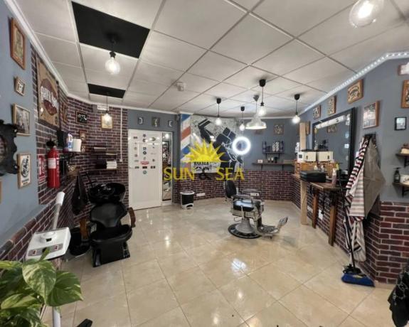 Local en Zona Pueblo