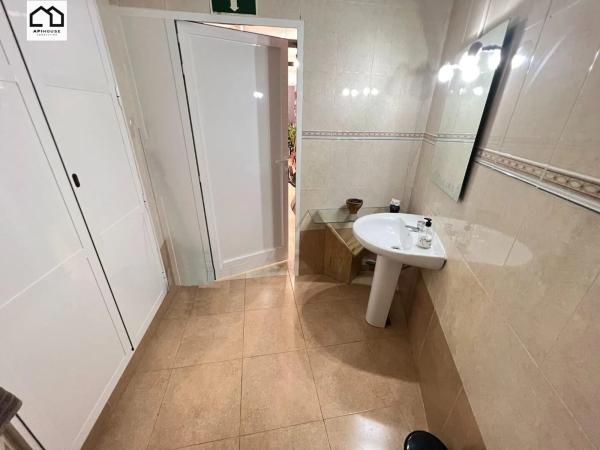 Local en Zona Pueblo