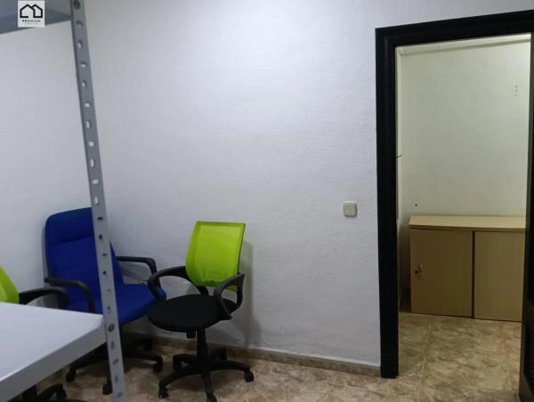 Local en Zona Pueblo