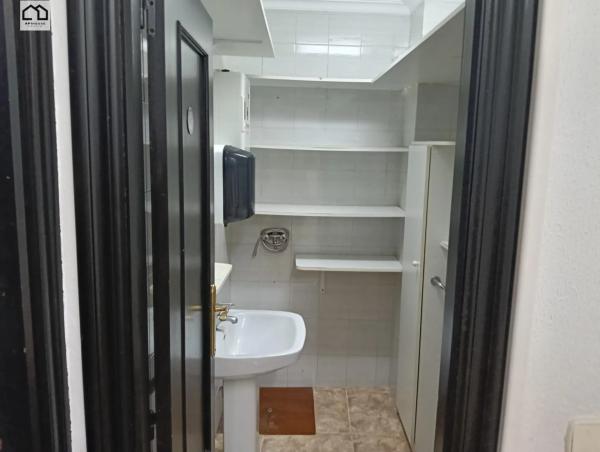 Local en Zona Pueblo