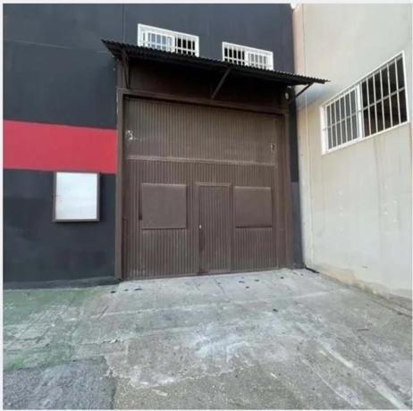 Nave en calle Obrers de Vila
