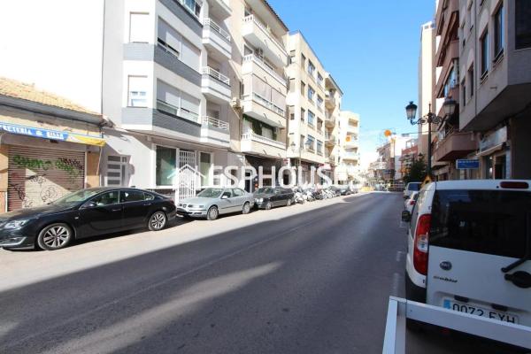 Local en Zona Pueblo