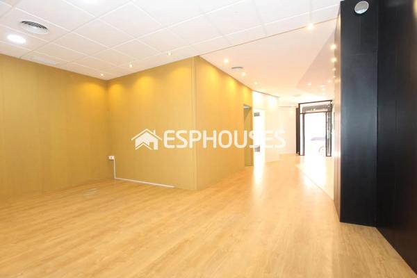 Local en Zona Pueblo