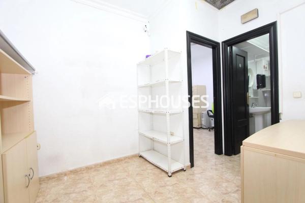 Local en Zona Pueblo