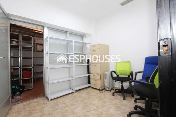 Local en Zona Pueblo