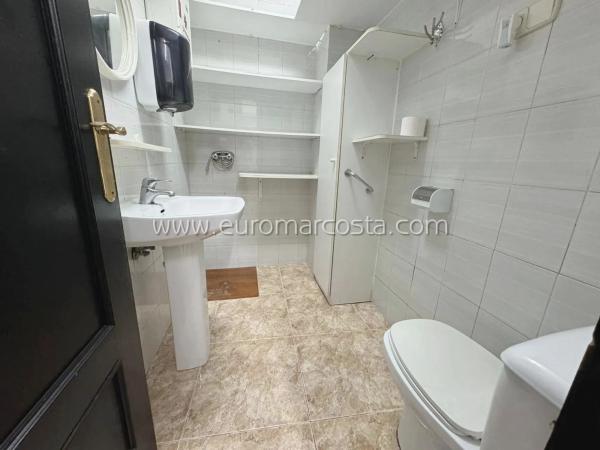 Local en avenida del País Valencià