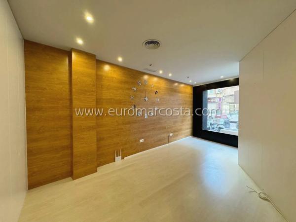 Local en avenida del País Valencià