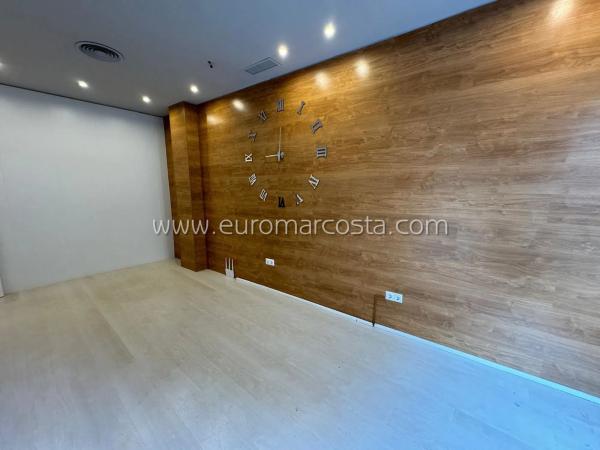 Local en avenida del País Valencià