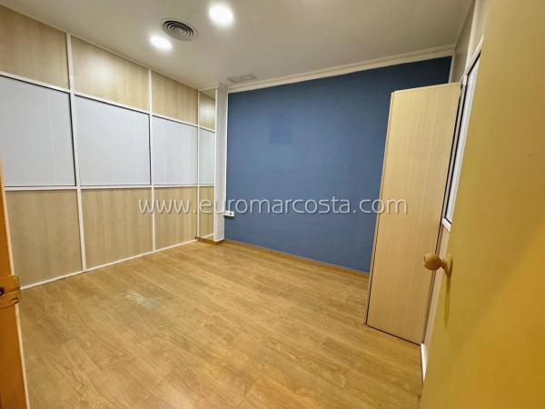 Local en avenida del País Valencià