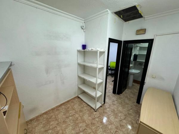 Local en Zona Pueblo