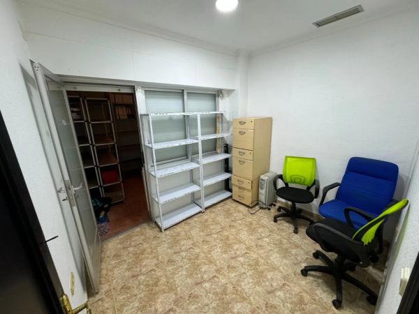 Local en Zona Pueblo