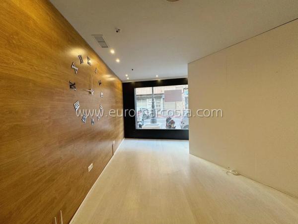 Local en avenida del País Valencià