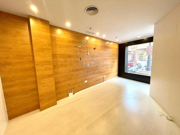 Local en avenida del País Valencià, 58