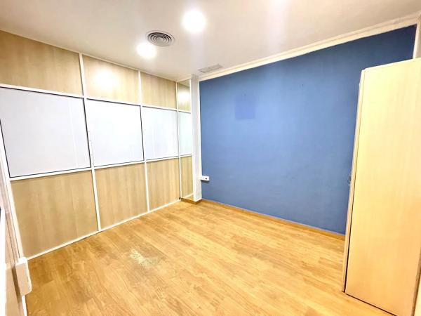 Local en avenida del País Valencià, 58