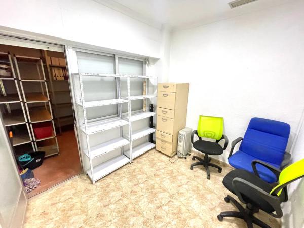 Local en avenida del País Valencià, 58