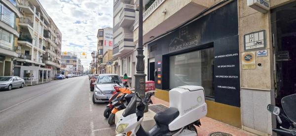 Local en avenida del País Valencià, 58