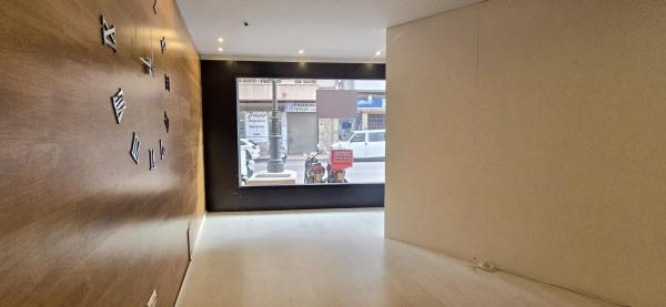 Local en avenida del País Valencià, 58