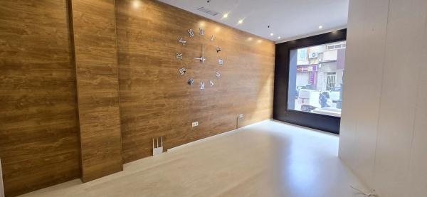 Local en avenida del País Valencià, 58