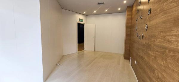 Local en avenida del País Valencià, 58