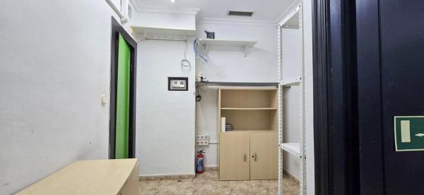 Local en avenida del País Valencià, 58