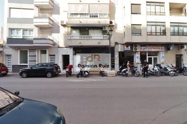 Local en avenida del País Valencià, 58