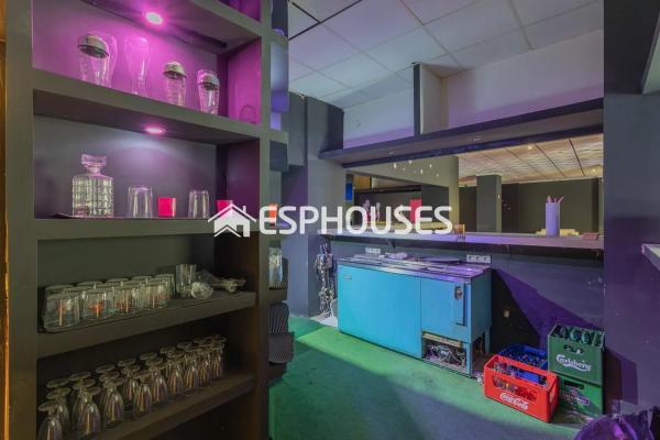 Local en Zona Pueblo