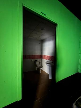 Local en avenida del Puerto, 12