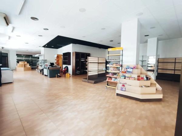 Local en avenida del País Valencià