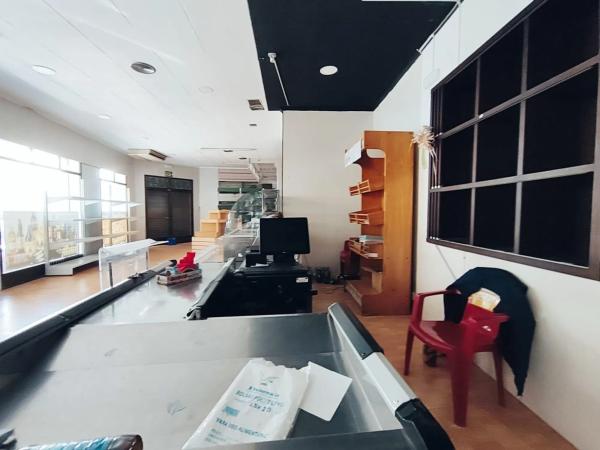 Local en avenida del País Valencià