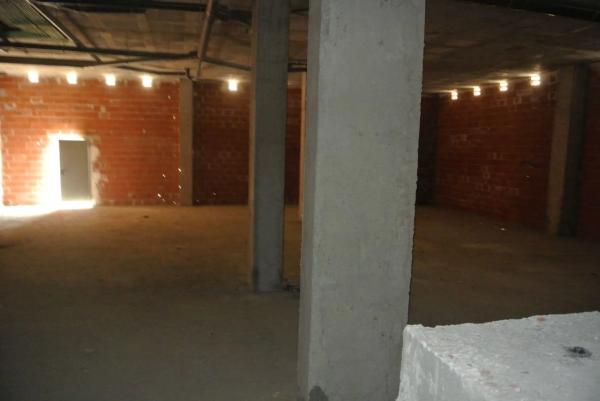 Local en carretera a La Playa