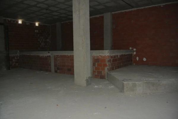 Local en carretera a La Playa